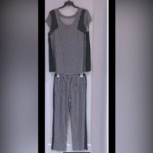 Black and white light weight lounge set